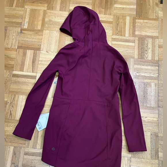 BNWT lululemon jacket size 2 - Picture 2 of 3